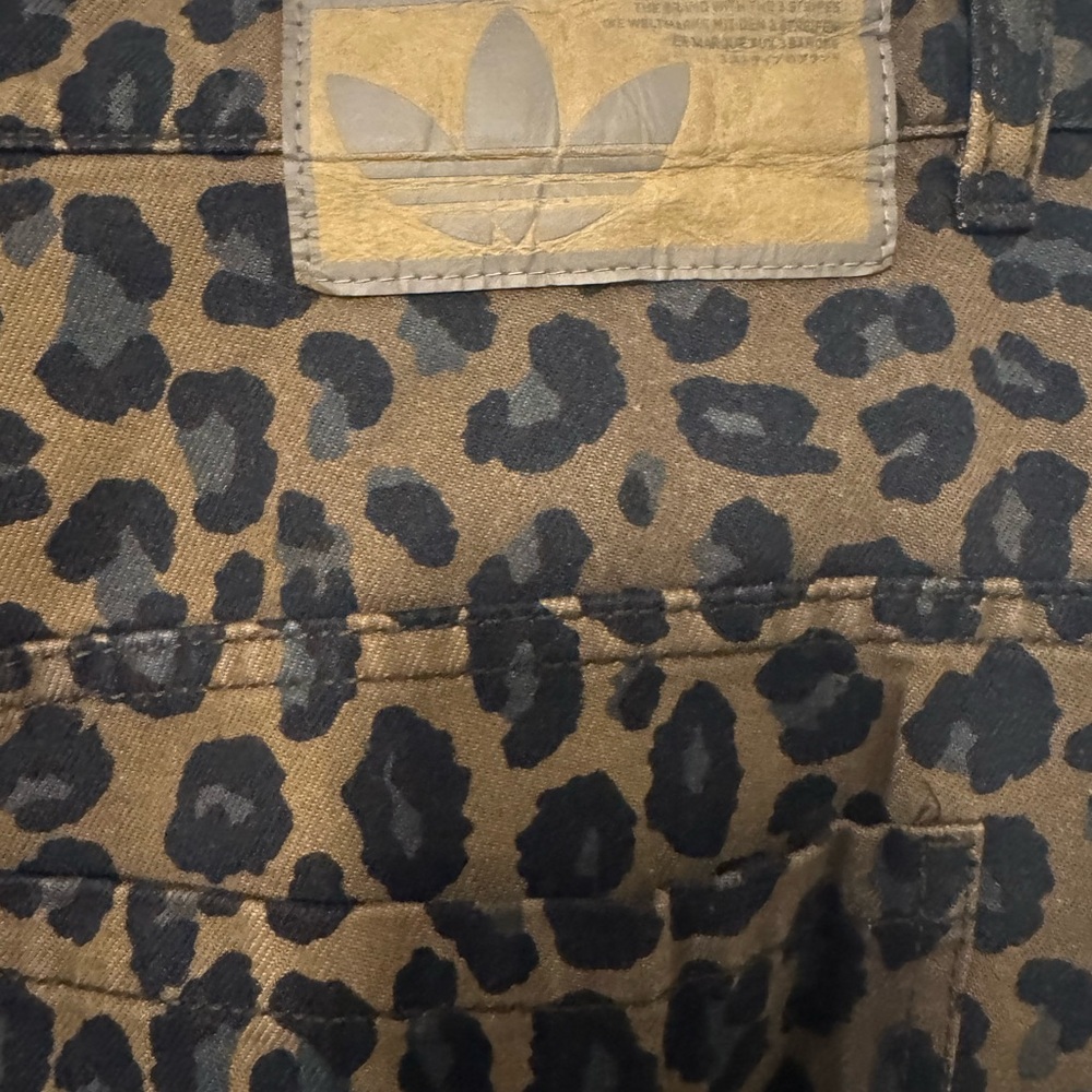 Adidas Leopard Print Jeans with White Stripes - Picture 5 of 5